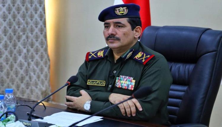 مناورة استباقية للرأي العام .. حيدان يتنصل من فضيحة الداخلية بتنجيد آلاف الحو..ثيين