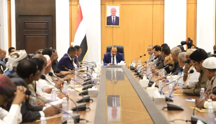 محافظ حضرموت يعقد لقاءً موسعاً بقيادات السلطة المحلية ومديري المديريات والأجهزة التنفيذية ويشدد على تلمس احتياجات المواطنين