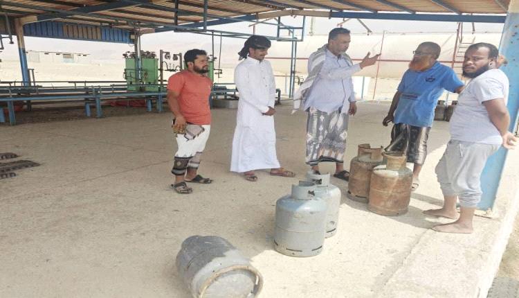 ممثل الغاز بالمهرة: خطة طوارئ وآلية توزيع عادلة لضمان استقرار الإمدادات في جميع المديريات