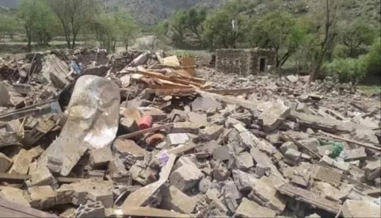 قصـ.ـف واعتـ.ـقالات.. الحو.ثي يصعد إرهـ.ـابه ضد سكان مقبنة