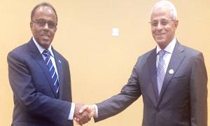 نائب وزير الخارجية يلتقي نظيريه الصومالي والسوداني في كامبالا ويبحث معهم تعزيز التعاون والتنسيق المشترك