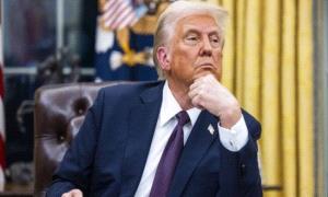 ترامب يفرض رسومًا جمركية بنسبة 100% على الصين