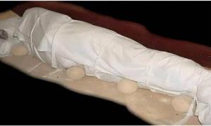 في حادثة غير مسبوقة .. فتاة تعود للحياة أثناء الصلاة عليها في هذه المحافظة!