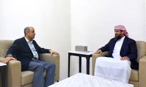 المحرّمي يلتقي رئيس الوزراء ويؤكد دعم مجلس القيادة للإصلاحات الاقتصادية والخدمية