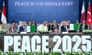 طائرة عائدة من قمة شرم الشيخ تهبط اضطراريا بسبب “انـ.ـفجار”