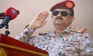 وزير الدفاع يصل تعز مع عرض عسكري لوحدات الجيش والأمن
