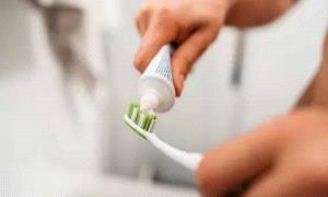 تجاهل تنظيف الأسنان قبل النوم قد يهـ.ـدد قلبك