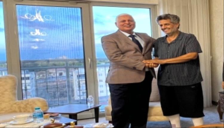 سفير اليمن في تركيا يزور النائب شوقي القاضي بعد نجاح عملية قلب مفتوح
 