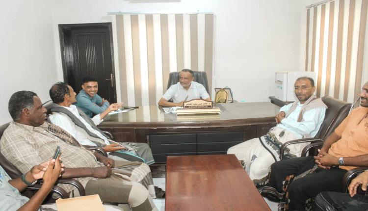 مدير عام بروم ميفع يناقش مع "رئيس اللجنة النقابية للنقل والمواصلات" أجور النقل بالمديرية