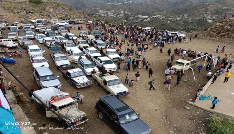 بموكب جنائزي مهيب .. تشييع جثمان الشهيد البطل صابر علي المسلمي بمحافظة الضالع

