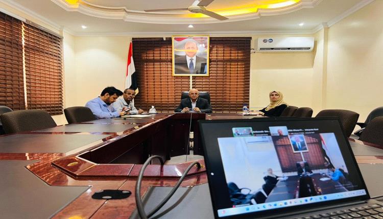 الوزير الشرجبي يبحث مع السفيرة الهولندية والبنك الدولي تعزيز التعاون في قطاع المياه ويلتقي رئيسة منظمة يمن أيد
