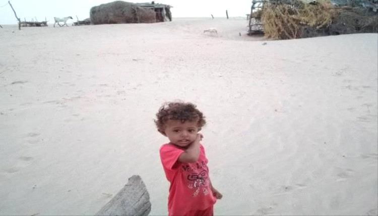 قرية منكوبة في أبين تستغيث: السكان بلا طعام والسلطات غائبة