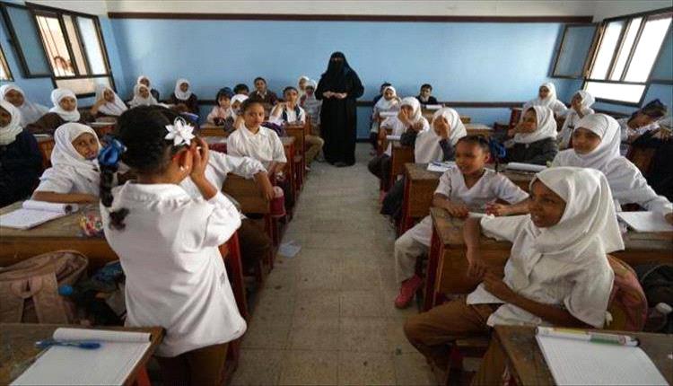 موجة الحر وانقطاع الكهرباء يتسببان في إغماء معلمة أثناء الدوام بدار سعد