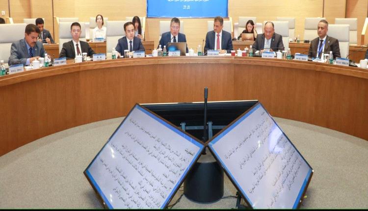 محافظ عدن يشدد على تعزيز الشراكة الاقتصادية مع الصين وتفعيل اتفاقية التوأمة مع شنغهاي