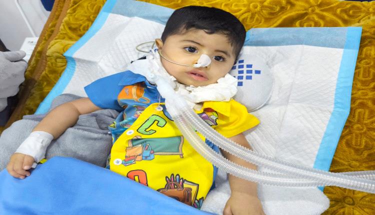 الطفل مجد يغادر مستشفى عدن التعاوني الخيري لعمل تحاليل طبية في السعودية