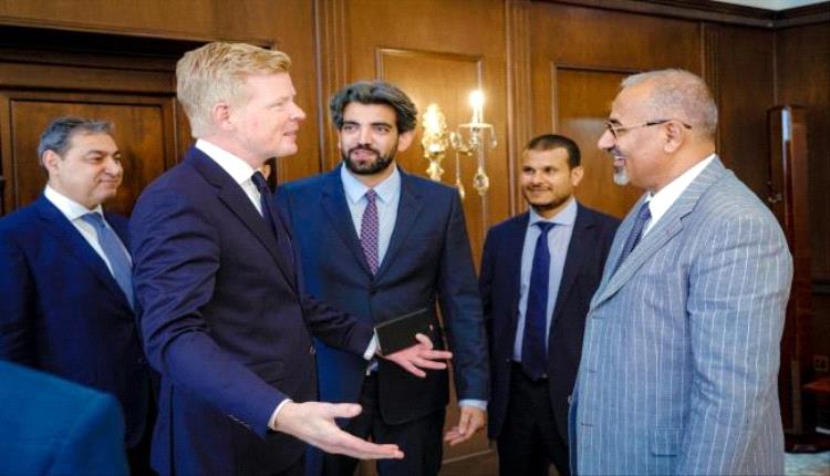 سياسيون وناشطون جنوبيون : الرئيس الزُبيدي حضور استراتيجي على طاولة القرار الدولي