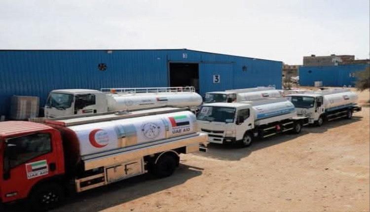 الإمارات.. دخول 22 صهريج مياه و5 سيارات إسعاف إلى قطاع غـ.ـزة