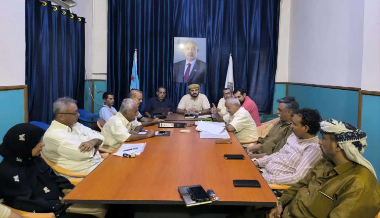 تنفيذية انتقالي خورمكسر تناقش تقارير الأداء التنظيمي للأقسام