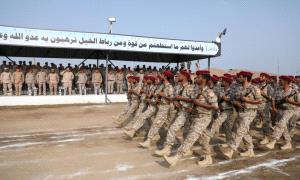 بحضور وزير الدفاع.. وحدات رمزية من قوات العمالقة الجنوبية تنظم عرضًا عسكريًّا مهيبًا
