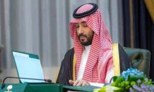 ولي العهد السعودي يستعرض هاتفياً مع ماكرون أحداث المنطقة