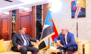 الكثيري يبحث خطط تطوير مطار عدن الدولي ومشاريعه المستقبلية