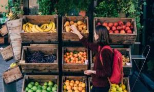 كيف تعزز الفواكه والخضار الموسمية مناعتك؟