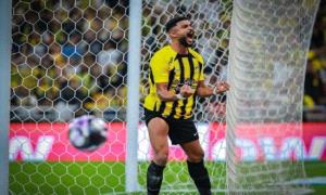 النصر يحسم موقفه من رحيل العمري لاتحاد جدة