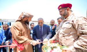 الرئيس القائد عيدروس الزُبيدي يفتتح قسم الرقود ويضع حجر الأساس لأقسام طبية متقدمة بمستشفى عبود العسكري