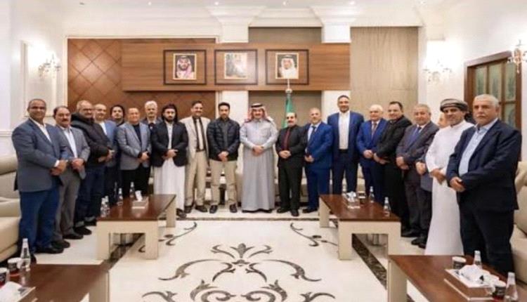 مسؤول كبير بالانتقالي المحتجز بالرياض يتحدث لأول مرة عن تفاصيل التعذيب.. وتصريحات سابقة تكشف القضية