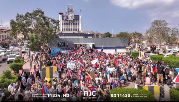 أغلقتم وفتحنا وإن عدتم عدنا
