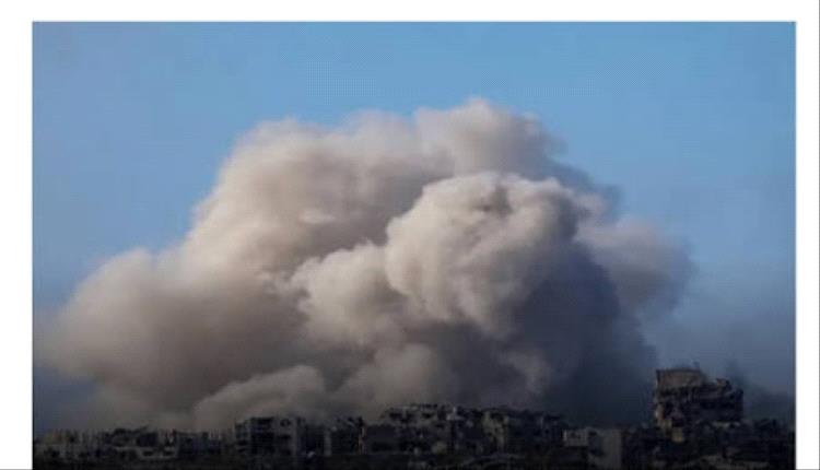 إصابات وأضرار جراء سقوط شظايا صوا_ريخ إيرانية في تل أبيب