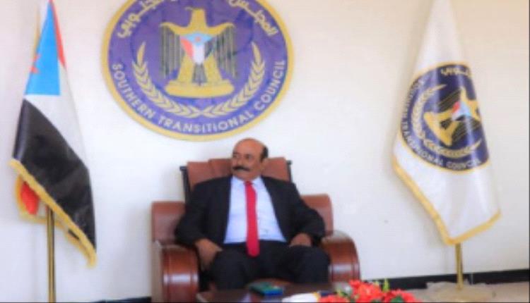 الشيخ لحمر بن لسود رداً على السعودي علي العريشي .. الانتقالي يمثل إرادة شعبية عصية على الانكسار