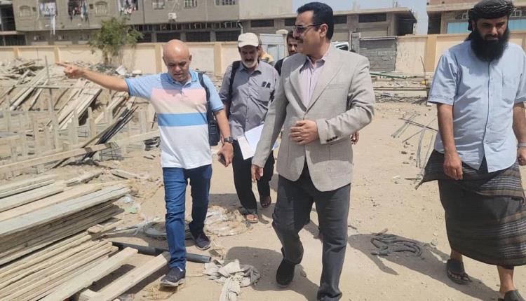 مدير عام المنصورة يدشن مشروع بناء مكاتب للصحة والتربية بالمديرية