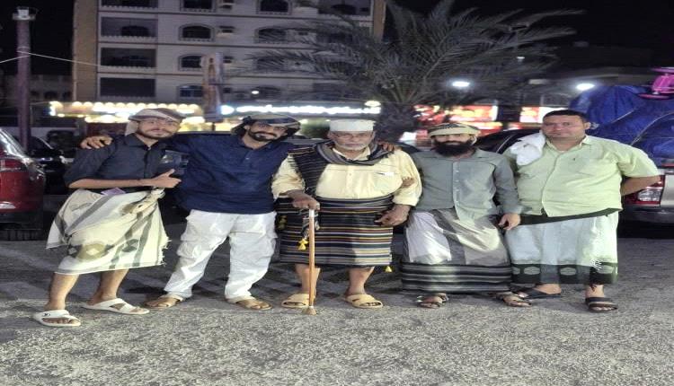 عاجل: أول تعليق لوزير النقل محسن العمري عقب الإفراج عن موظف بمطار عدن ويشكر إدارة شركة الطيران ممثلة بالكابتن ناصر محمود