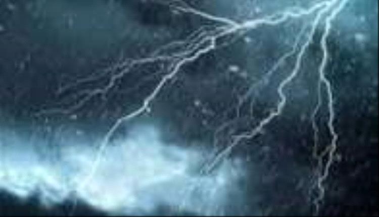 تقلبات جوية وأمطار رعدية متوقعة على المرتفعات والسواحل الغربية

