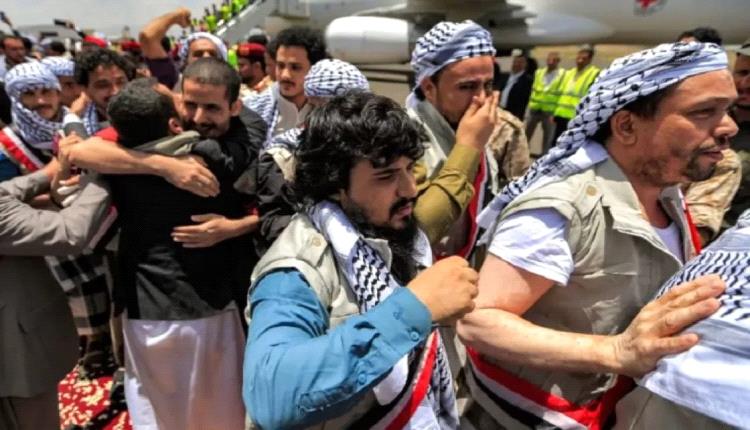 الإخوان والحو.ثيون في اليمن.. تقاطعات خفية وصراع معلن يكشف ازدواجية المشروعين