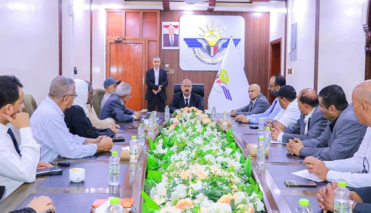 وزير النقل يؤكد على أهمية تطوير الأداء والارتقاء بخدمات الطيران المدني
