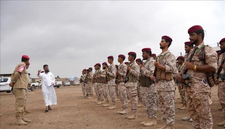 عرض عسكري في عدن يؤكد الجاهزية والانضباط

