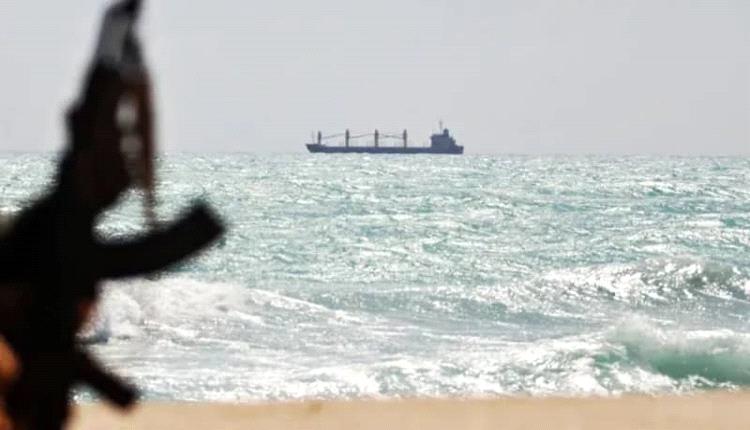 على صفيح ساخن باب المندب.. تهديدات إيـ.ـرانية وتحذيرات دولية تشعل سباق السيطرة على شريان العالم