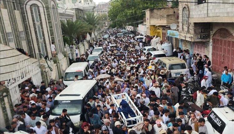 تعز تودّع الطفل أيلول السامعي ضحية السيول 

