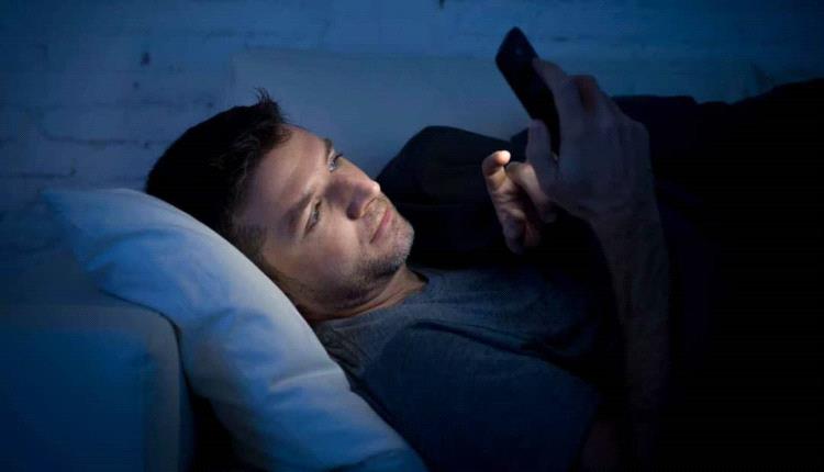 خبراء: الضوء الأزرق في هاتفك لم يعد 