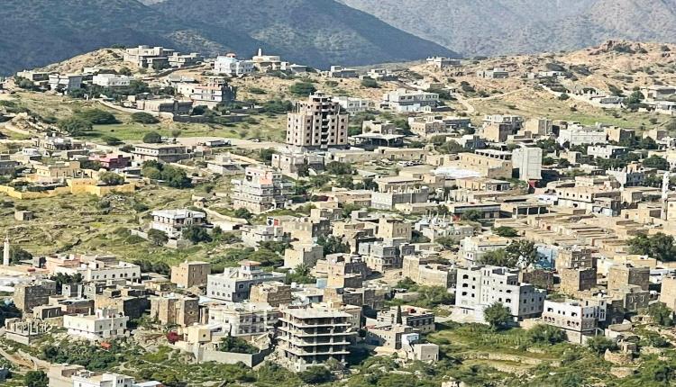 الكحيل يحث تجار مديرية الشعيب على استخراج تراخيص مزاولة المهنة لضمان قانونية أنشطتهم
