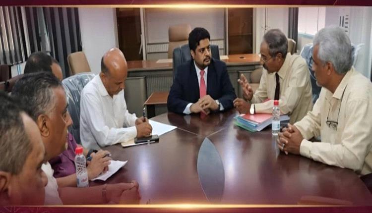 الوزير المهري يتابع تنفيذ مشروع كلية سقطرى ويشدد على سرعة الإنجاز
