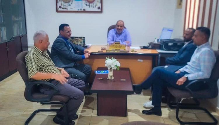 محافظ الضالع يناقش مع الصندوق الاجتماعي للتنمية احتياجات المحافظة من المشاريع الخدمية والتنموية
