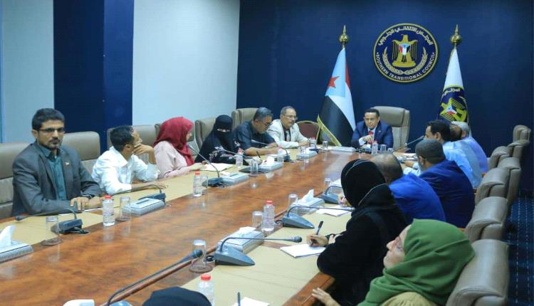 الحالمي يعقد لقاء بالهيئة السياسية ويؤكد على أهمية الخطاب السياسي في تعزيز الانتماء للارض في مواجهة التدخلات الخارجية