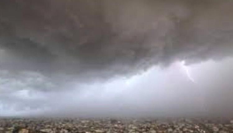 الأرصاد تحذر من رياح نشطة واضطراب البحر مع أجواء حارة