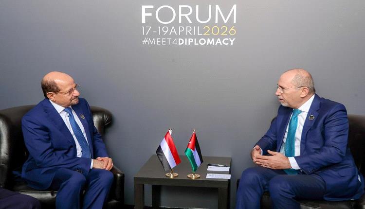 الزنداني والصفدي يبحثان تعزيز التعاون اليمني الأردني وتنسيق المواقف المشتركة

