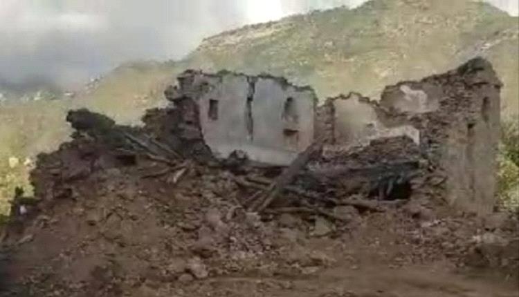 انهيار منزل أسرة من 10 أفراد في إب جراء الأمطار الغزيرة