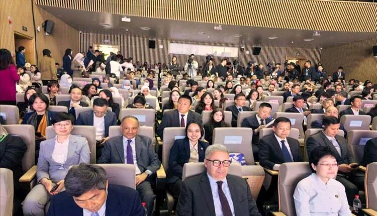 اليمن يعزز حضوره الثقافي في بكين ويؤكد أهمية اللغة الصينية بوابةً للتعاون الدولي