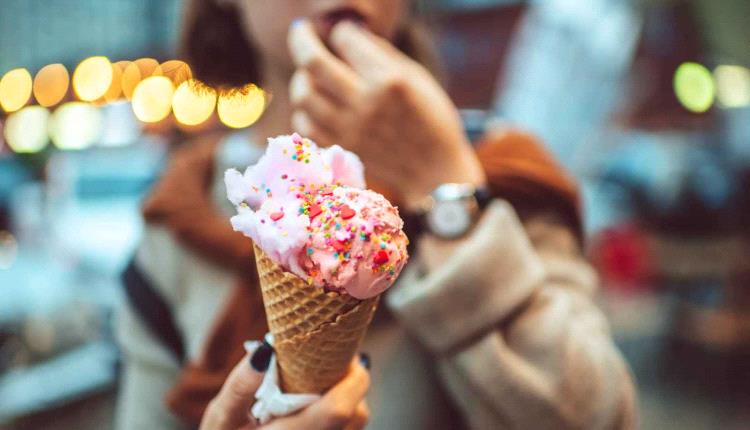 من الحشرات إلى الميكروبات.. 7 مكونات صادمة تختبئ في أطعمتك المفضلة